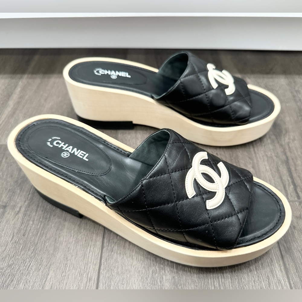 CHANEL WOODEN Platform WEDGES SLIDES. SIZE 42 - Picture 2 of 15